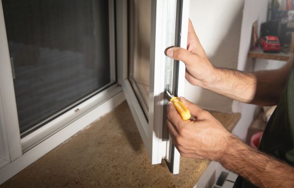 Cost of Dual Pane Window Repair in Battle Ground